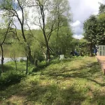 Dom wakacyjny Sazava River With Boating Experience *